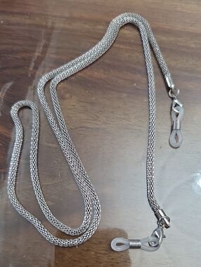 Silver Tone Mesh Eyeglass Chain-NEW